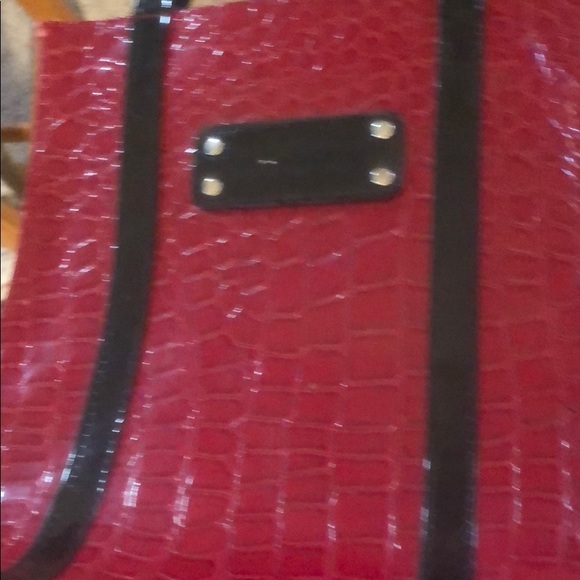 Two pristine Evelin Charles red and black purses - Picture 4 of 4